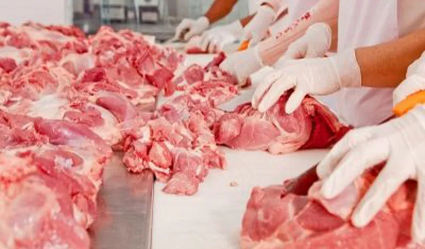 Nereguli la un abator din Cluj. Peste 800 kilograme de carne au fost confiscate