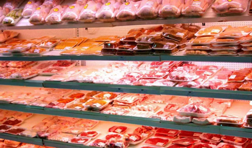 Pericol în hipermarketuri. DIICOT a descoperit o reţea ce vindea carne STRICATĂ