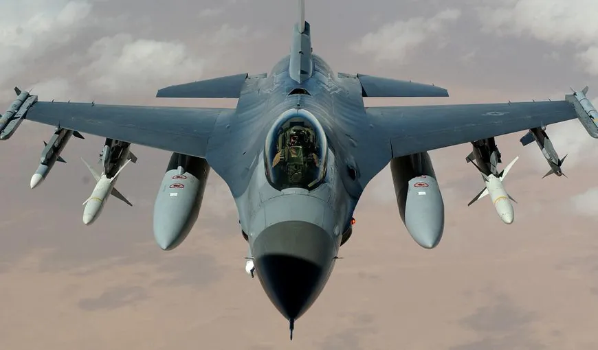 PREGĂTIRI DE RĂZBOI. SUA trimit 12 avioane F-16 în Polonia