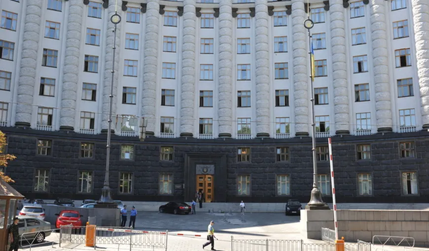 UCRAINA: Noile autorităţi de la Kiev scot la licitaţie 1.500 de maşini ale foştilor guvernanţi