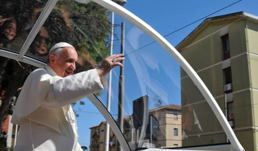 Şi papa spune prostii. Papa Francisc a adresat un cuvânt VULGAR mulţimii de la Vatican VIDEO