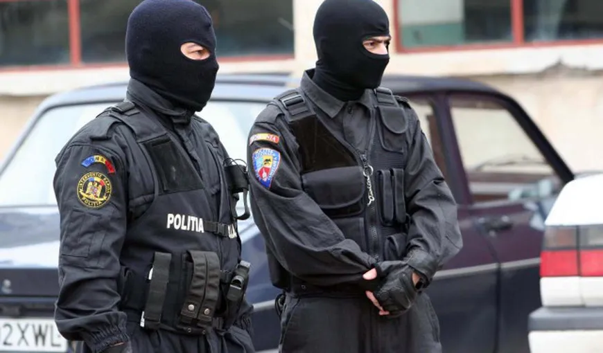 Percheziţii în Cluj la persoane bănuite de CĂMĂTĂRIE. Patru suspecţi au fost reţinuţi