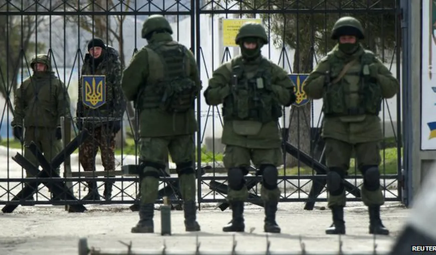 PRIMELE VICTIME ale CONFLICTULUI din Crimeea: un ofiţer ucrainean UCIS, militari RĂPIŢI şi MALTRATAŢI