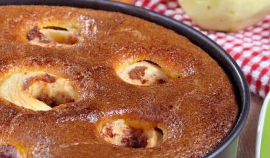 REŢETA ZILEI: Tort de mere cu zahăr ars