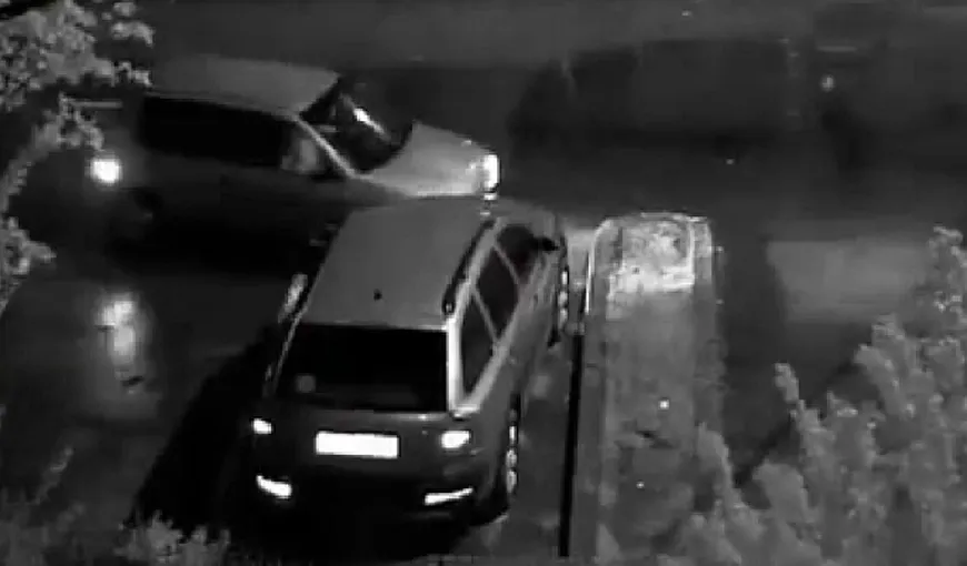Ori era beat, ori a adormit la volan. Un şofer a făcut PRĂPĂD într-o parcare din Cluj-Napoca