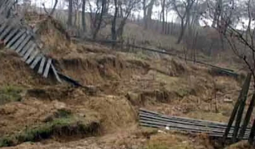 PLOILE fac ravagii în România: Inundaţii, alunecări de teren, drumuri blocate