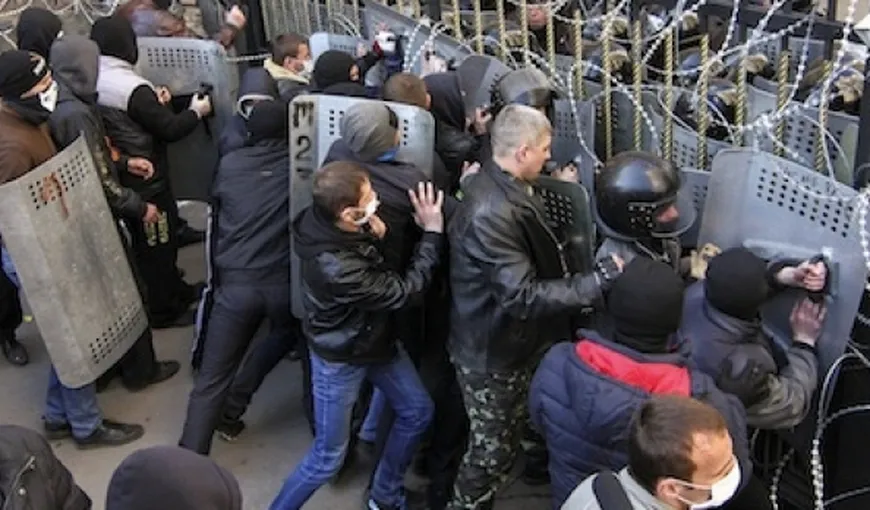 Criza din Ucraina: Rusia MIZEAZĂ pe cartea DESTABILIZĂRII regiunilor estice