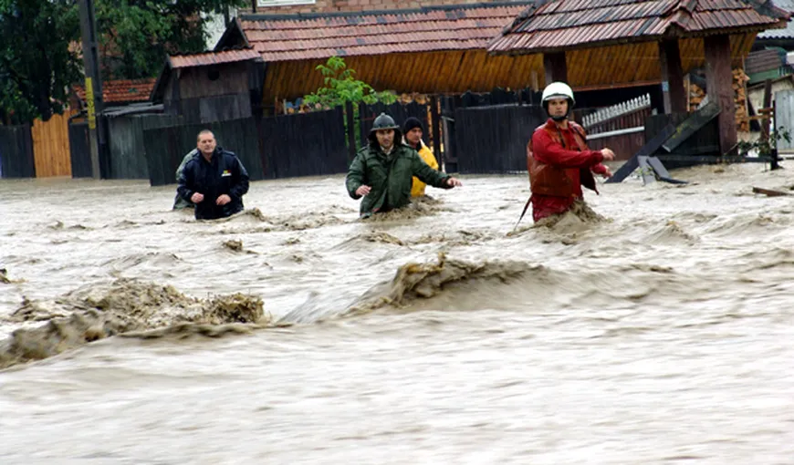 Bilanţul MAI după inundaţii: 250 de oameni evacuaţi. O nouă viitură a venit pe râul Vedea