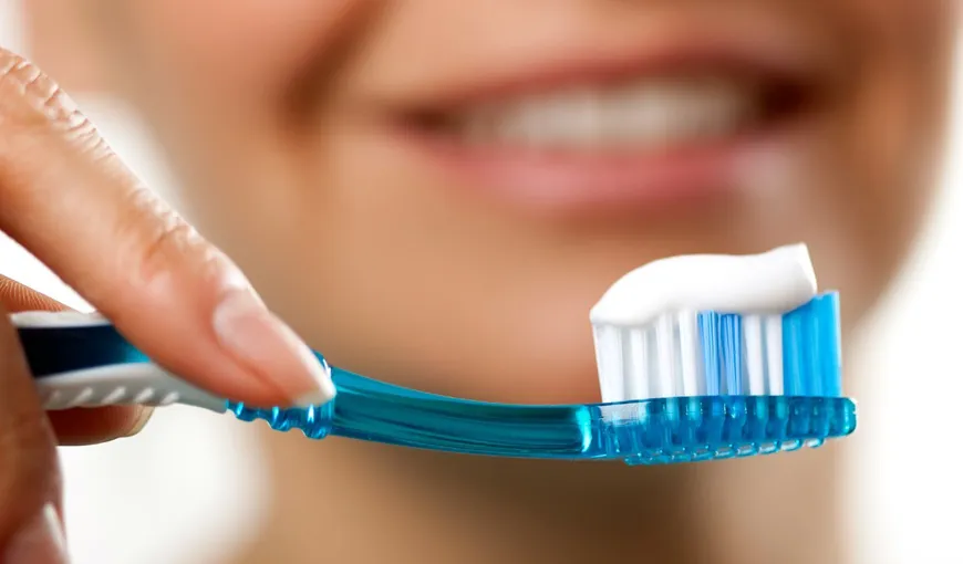 Vei rămâne uimit: Cum scade riscul de cancer spălatul corect pe dinţi