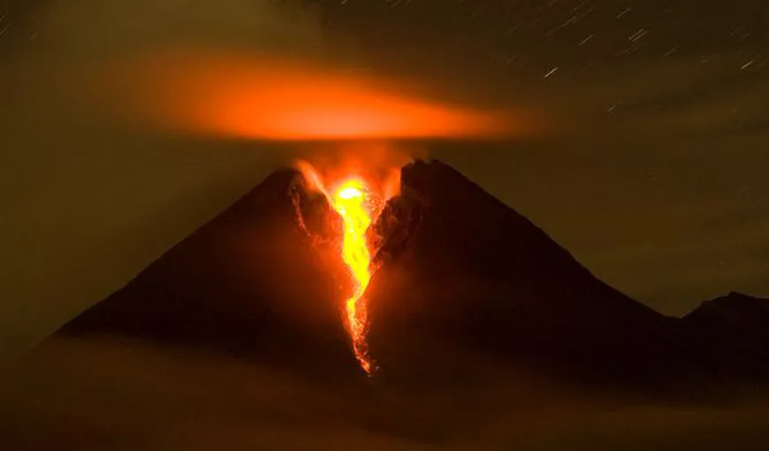 Vulcanul Merapi erupe din nou. Ultima „trezire” a făcut 350 de victime VIDEO