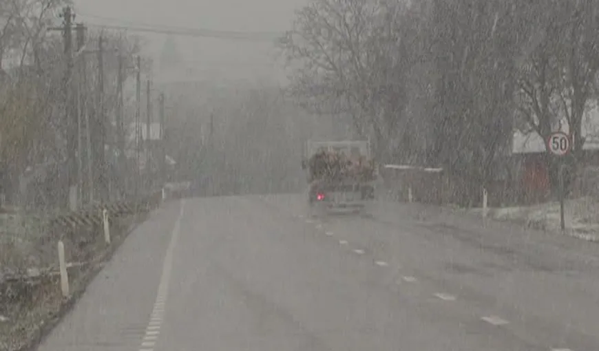 Ninsoare ca în DECEMBRIE în Moldova. Vezi cât măsoară stratul de zăpadă VIDEO