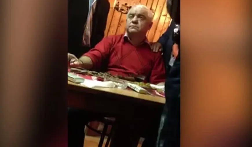 Scandalos: Un primar din Ilfov îi ia peste picior pe localnici VIDEO