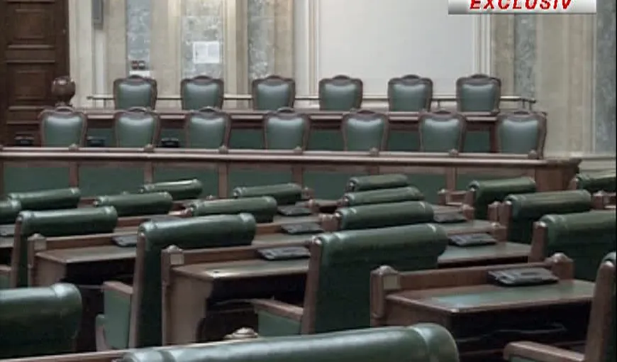 Senatorii îşi iau vacanţă de aproape o lună în mijlocul sesiunii parlamentare