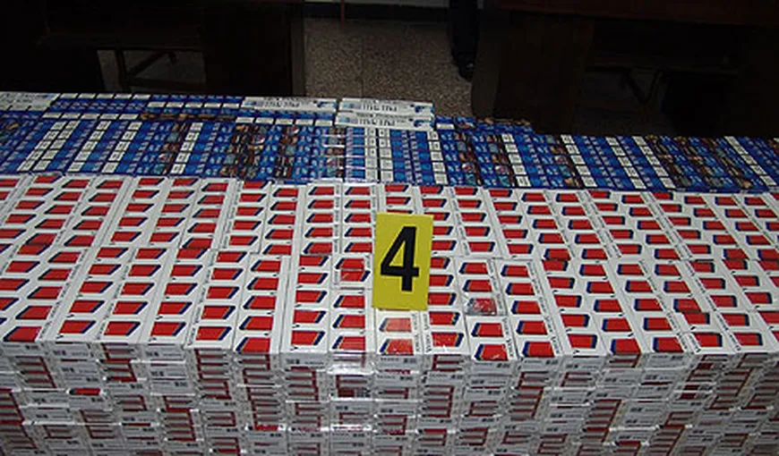 Mii de pachete de ţigări de contrabandă trecute cu undiţa peste Prut