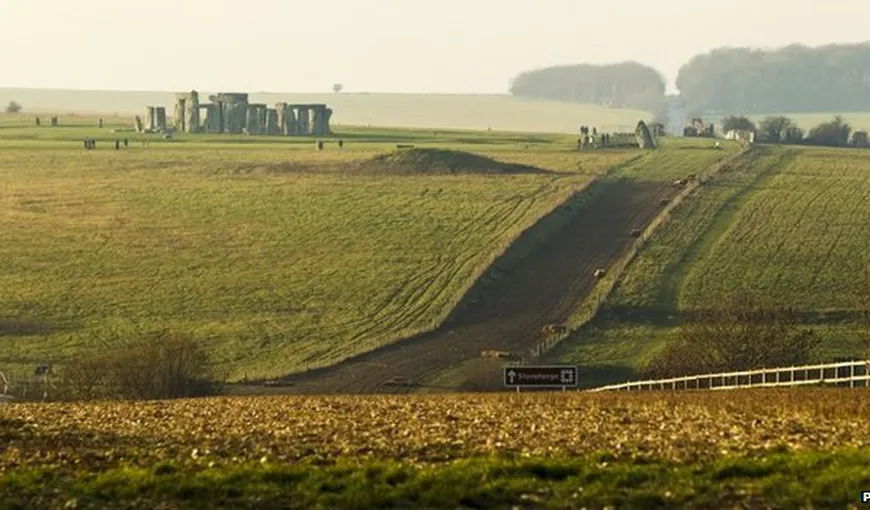 Misterele de la Stonehenge: Experţii au aflat de ce monumentul a fost construit pe locul unde se află acum