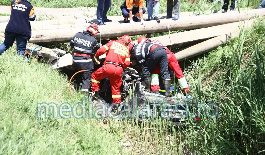 ACCIDENT GRAV în Călăraşi. Un şofer, încarcerat după ce maşina în care se afla s-a izbit de un pod
