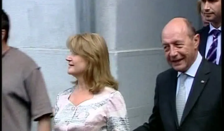 ALEGERILE EUROPARLAMENTARE 2014. Traian Băsescu, HUIDUIT la vot. Reacţia preşedintelui  VIDEO