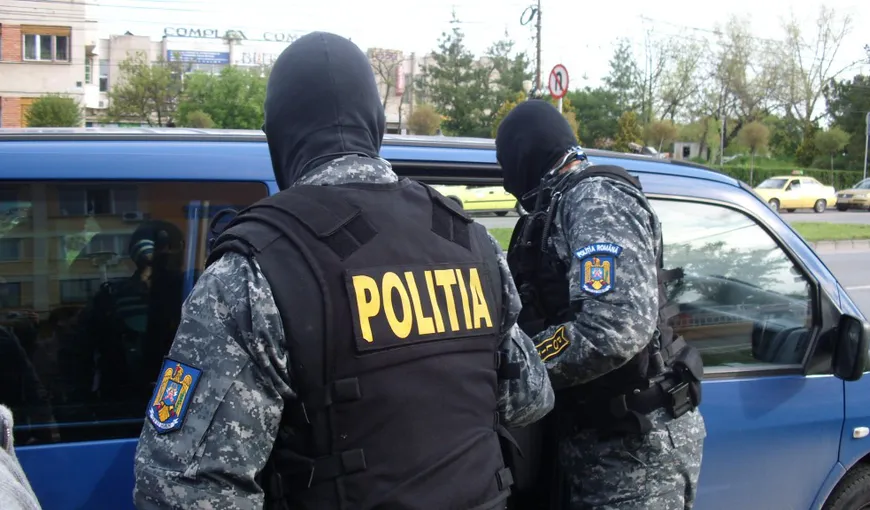 Percheziţii în lanţ în Prahova şi Ilfov la suspecţi de tâlhării şi furturi