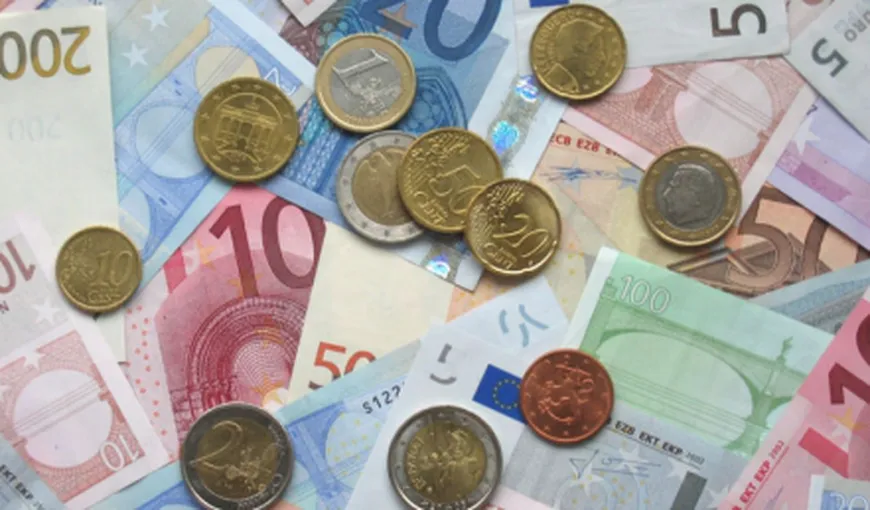 CURS VALUTAR 14 iulie 2014: Veşti proaste pentru românii cu credite în euro la începutul săptămânii