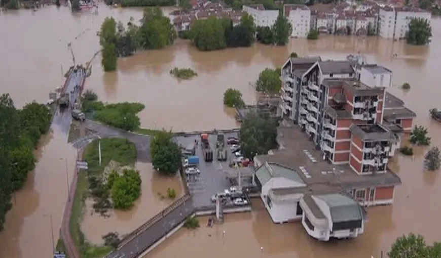 Inundaţii DEVASTATOARE în Bosnia: Peste un sfert din populaţie a fost afectată