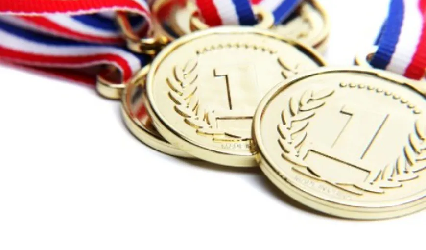 Doi elevi români au câştigat aurul la Olimpiada Internaţională a Tinerilor de la Tbilisi