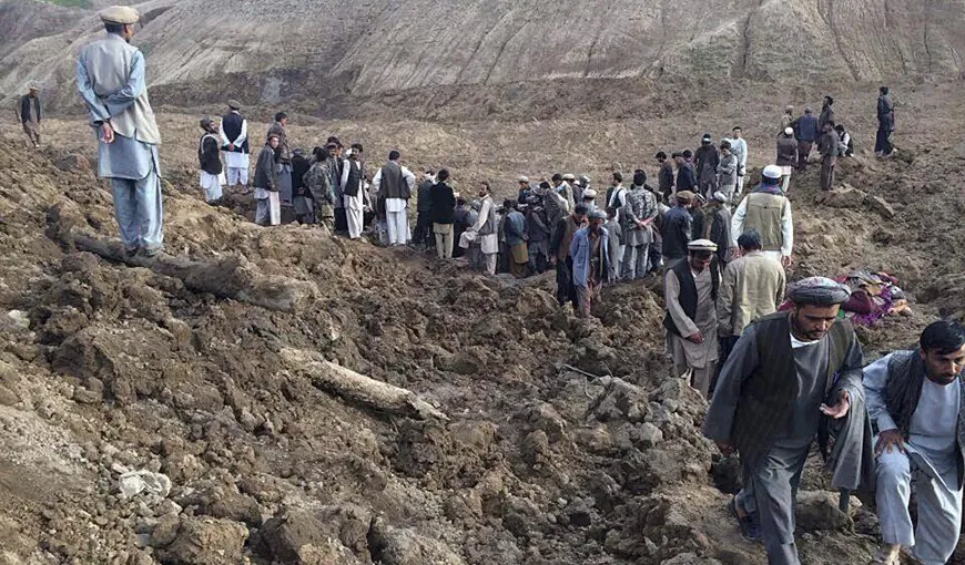 Nenorocire în Afganistan: 2.500 de oameni au MURIT în urma unei alunecări de teren