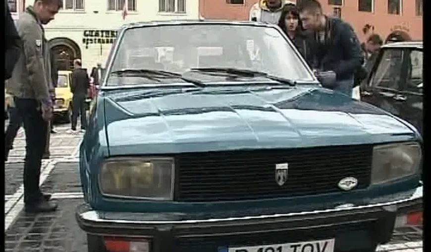 Dacia lui Ceauşescu, scoasă pe stradă în România VIDEO
