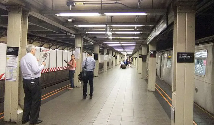 Miracolul de pe şine: Ce a păţit o TÂNĂRĂ de 22 de ani după ce a fost călcată de trei metrouri