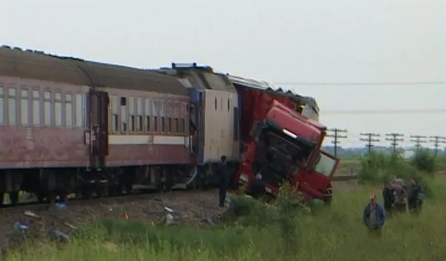 ACCIDENT MORTAL în Arad: Un TIR a fost lovit în plin de un tren VIDEO