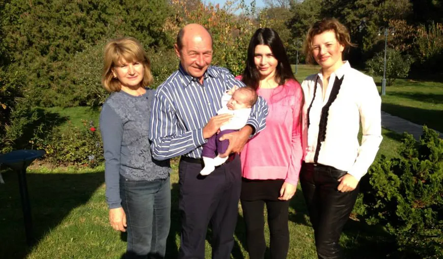 Traian Băsescu va fi din nou BUNIC. Fiica cea mare, Ioana, este însărcinată
