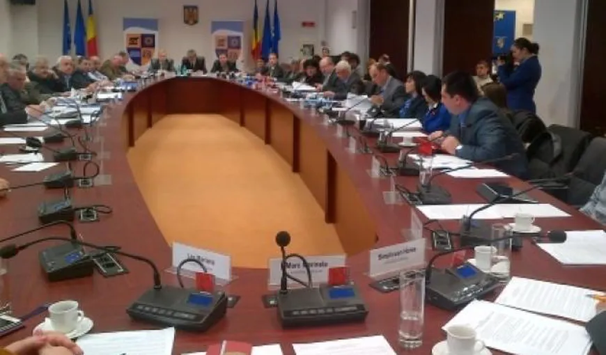 Majoritate PNL-PDL-UDMR, în Consiliul Judeţean Cluj. Horia Uioreanu, înlocuit de un udemerist