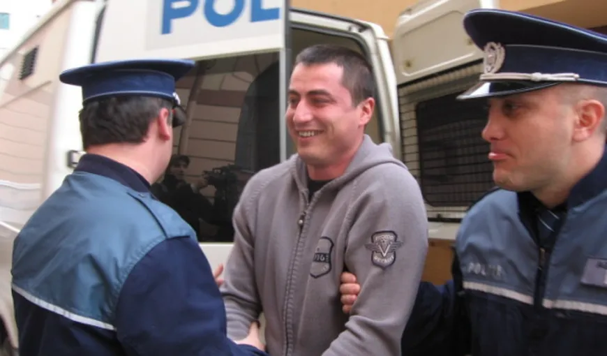 CRISTIAN CIOACĂ, ridicat de poliţie şi dus în arestul IPJ Argeş: „Nu se termină aici!” VIDEO