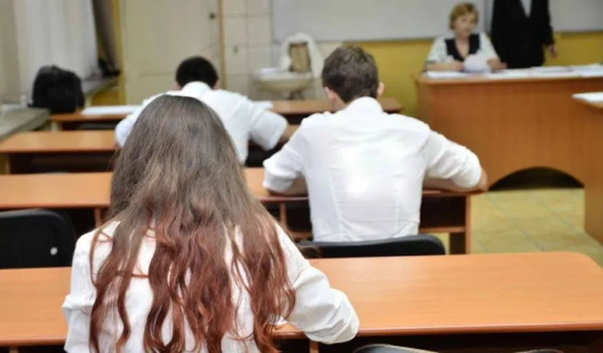 EVALUARE NAŢIONALĂ 2014: Elevii de clasa a VIII-a au susţin proba la Limba Română
