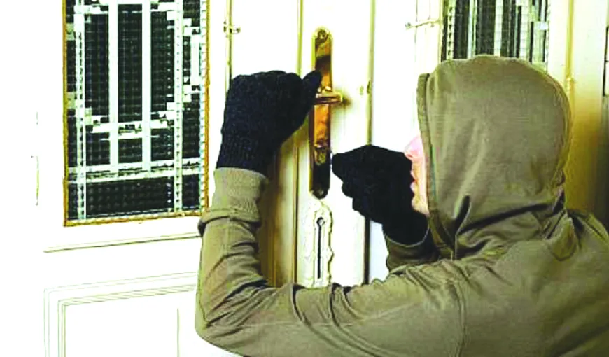 Culmea hoţiei: Un bărbat a dat mai multe spargeri în timpul arestului la domiciliu