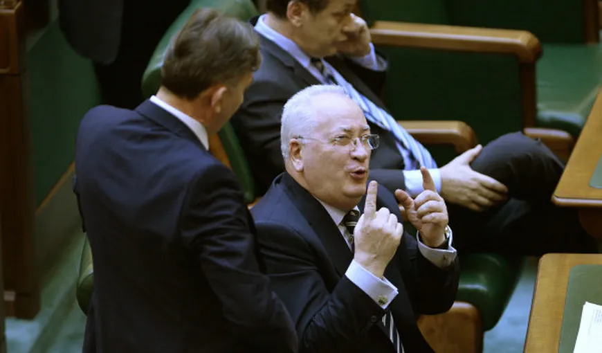 Senatorii PNL vor vota declaraţia pentru DEMISIA lui Traian Băsescu, dar vor şi demisia lui Victor Ponta
