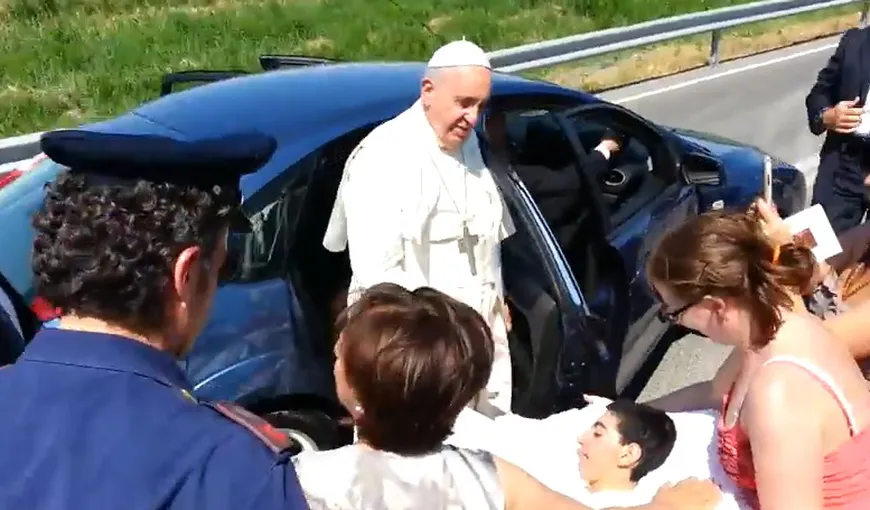 Un român l-a impresionat pe Papa: Am reuşit să opresc cea mai importantă persoană din lume VIDEO EMOŢIONANT