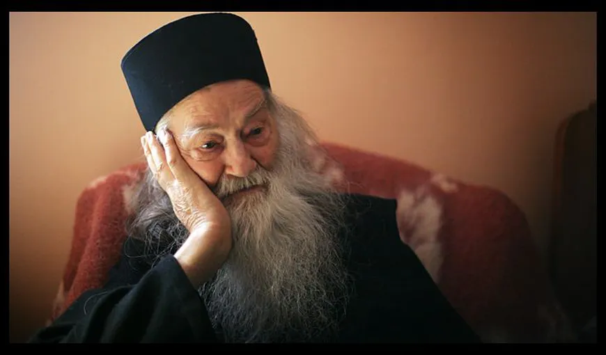 Părintele Iustin Pârvu a făcut MINUNI după moarte. A EXORCIZAT o femeie din sicriu VIDEO ULUITOR