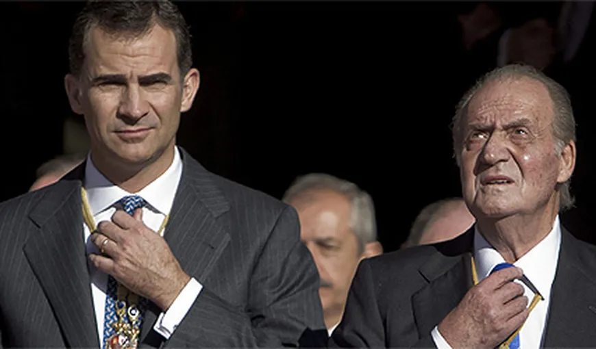 Regele Juan Carlos apare alături de prinţul moştenitor Felipe pentru prima oară de la anunţul abdicării