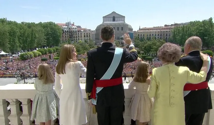 Spania are, oficial, un NOU REGE: Felipe al VI-lea i-a salutat pe spanioli de la balconul Palatului Regal