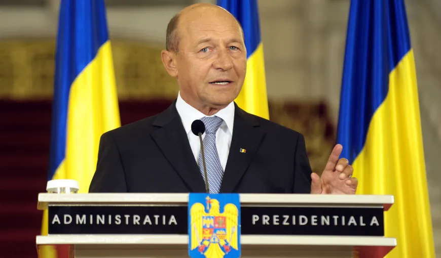Preşedintele Traian Băsescu: Românii trebuie să preţuiască şi să cinstească Tricolorul