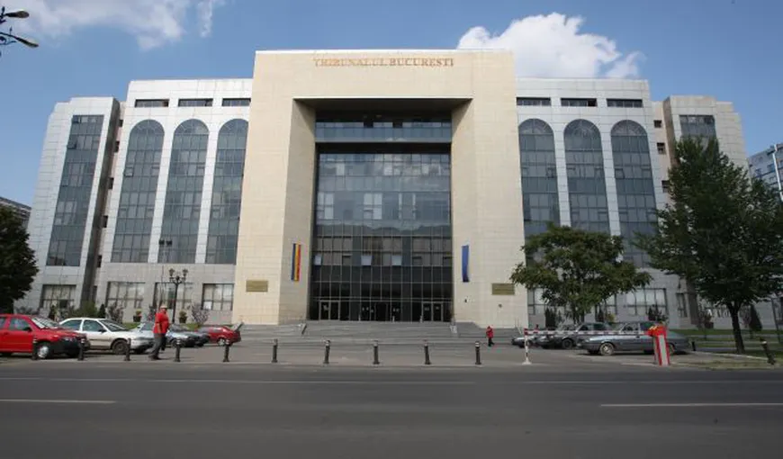 Cei patru judecători de la Tribunalul Bucureşti acuzaţi de corupţie, suspendaţi din funcţie