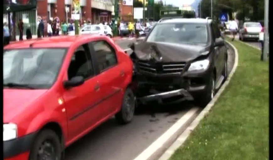 Un medic băut a lovit mai multe maşini în centrul oraşului Braşov