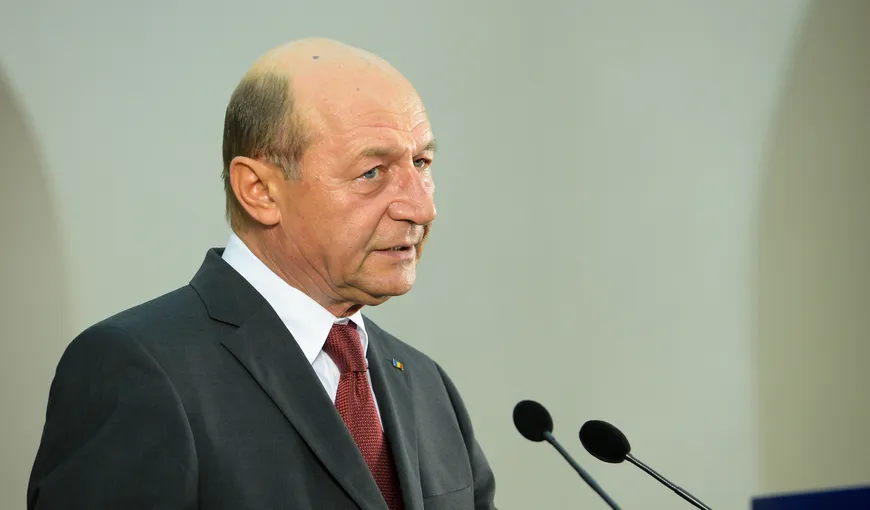 Traian Băsescu insistă ca Avocatul Poporului să sesizeze CCR cu privire la modificările aduse Legii Educaţiei