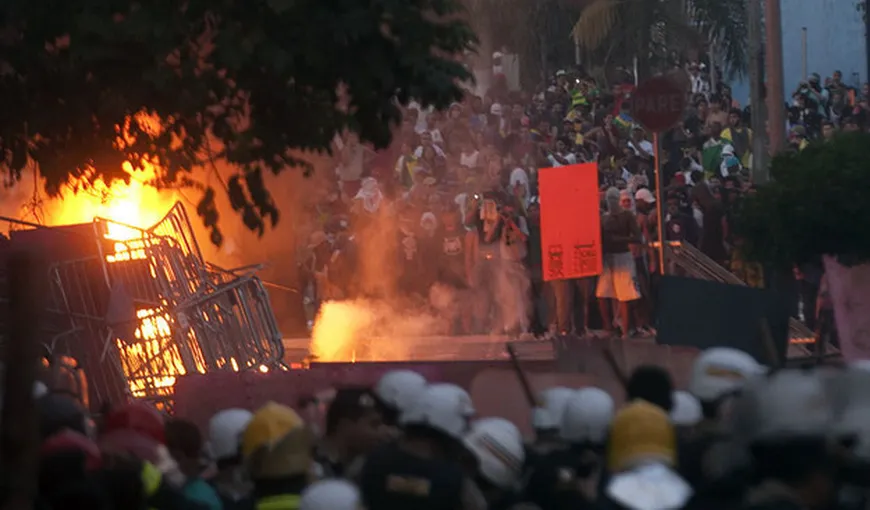 CAMPIONATUL MONDIAL DE FOTBAL 2014. Scene APOCALIPTICE în Brazilia VIDEO