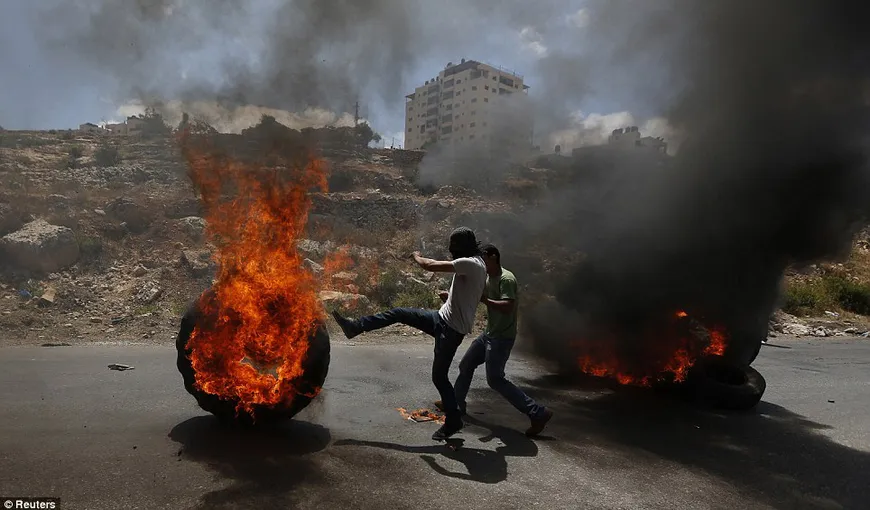 Cel puţin zece explozii au vizat bunuri ale grupării Fatah în Fâşia Gaza