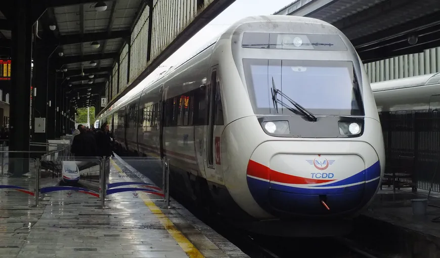 Au călcat cu stângul: Primul TGV ce leagă Istanbulul de Ankara a avut PROBLEME TEHNICE la inaugurare