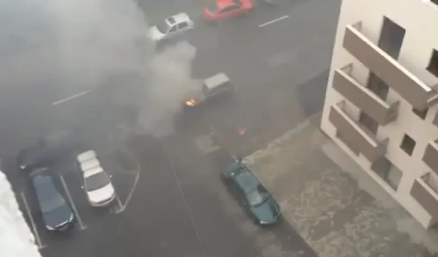 INCENDIU PUTERNIC în Cluj. O maşină a luat foc în mers VIDEO