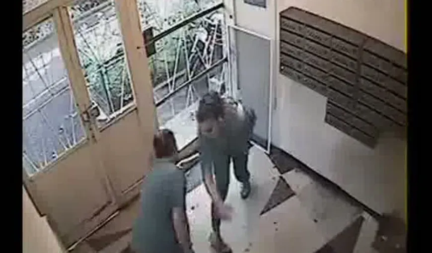 OBSEDAT SEXUAL, care agresa femei în scări de blocuri, a fost prins în CAPITALĂ VIDEO