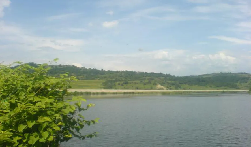 Tragedie la scăldat: Doi copii au dispărut în râul Olt