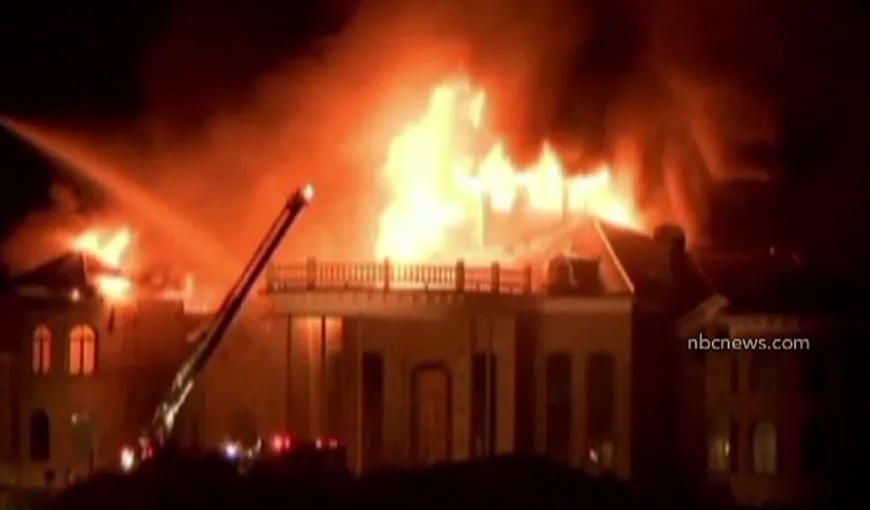 Incendiu DEVASTATOR în Kentucky. O vilă a fost distrusă de flăcări